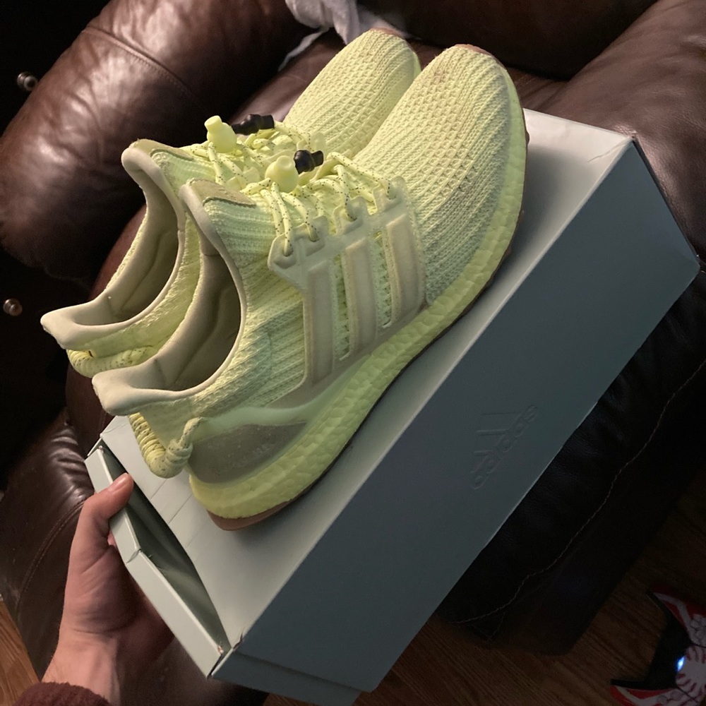 Adidas Ivy Park Ultra Boost. w/ bag tag and dust bag - Picture 1 of 2